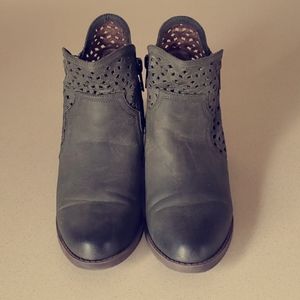Women's Not Rated Ankle Booties Size 9